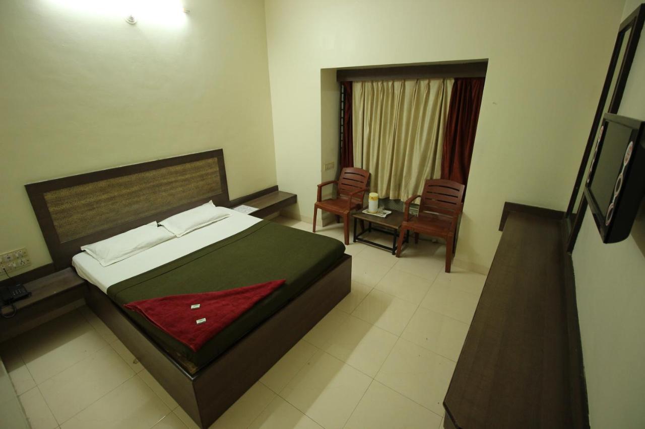 Hotel Laxmibai Palace Shirdi Luaran gambar