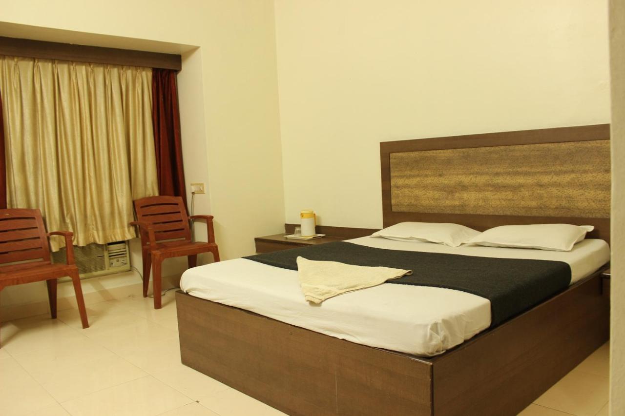 Hotel Laxmibai Palace Shirdi Luaran gambar