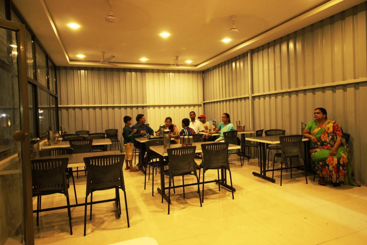Hotel Laxmibai Palace Shirdi Luaran gambar