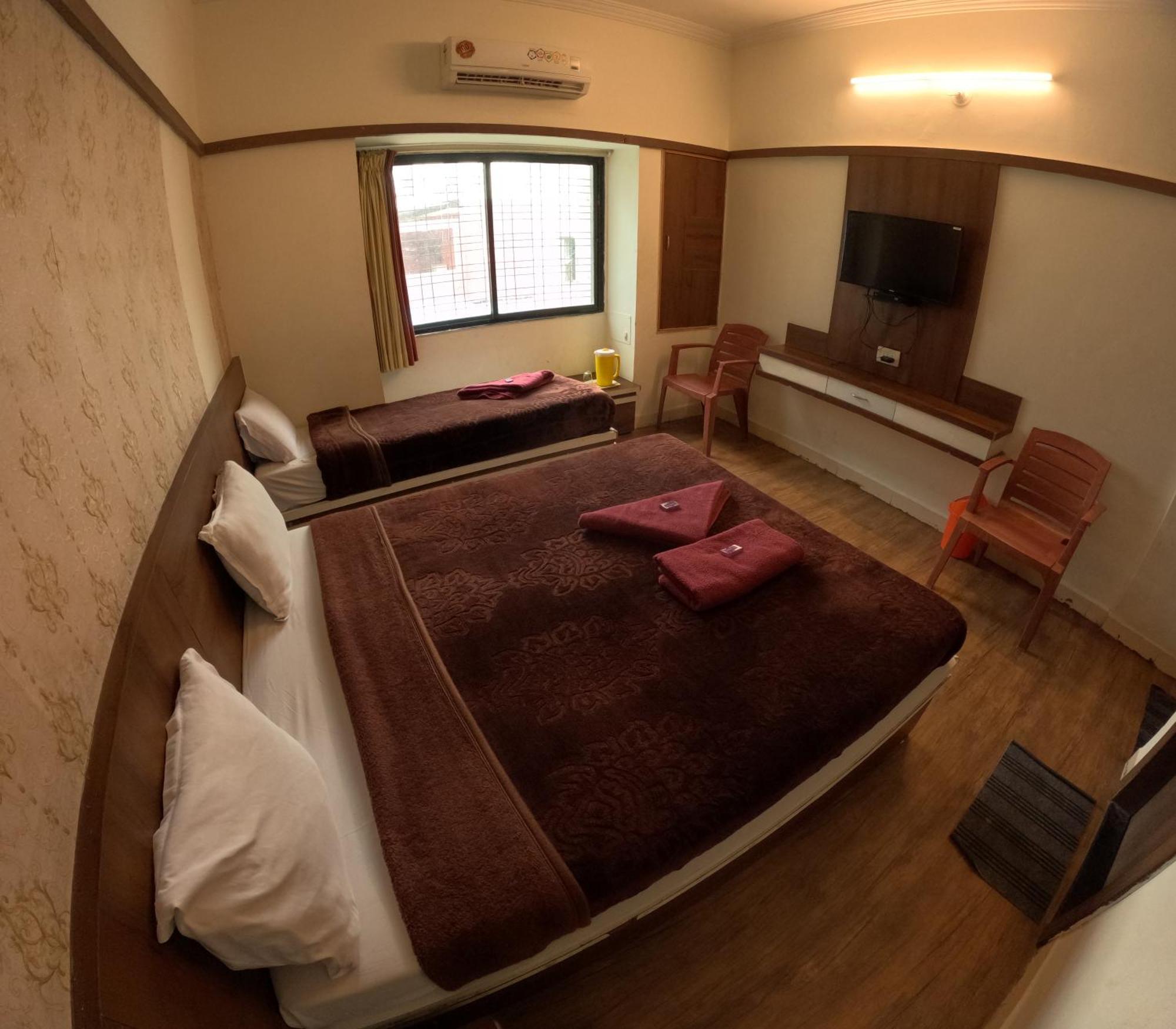 Hotel Laxmibai Palace Shirdi Luaran gambar