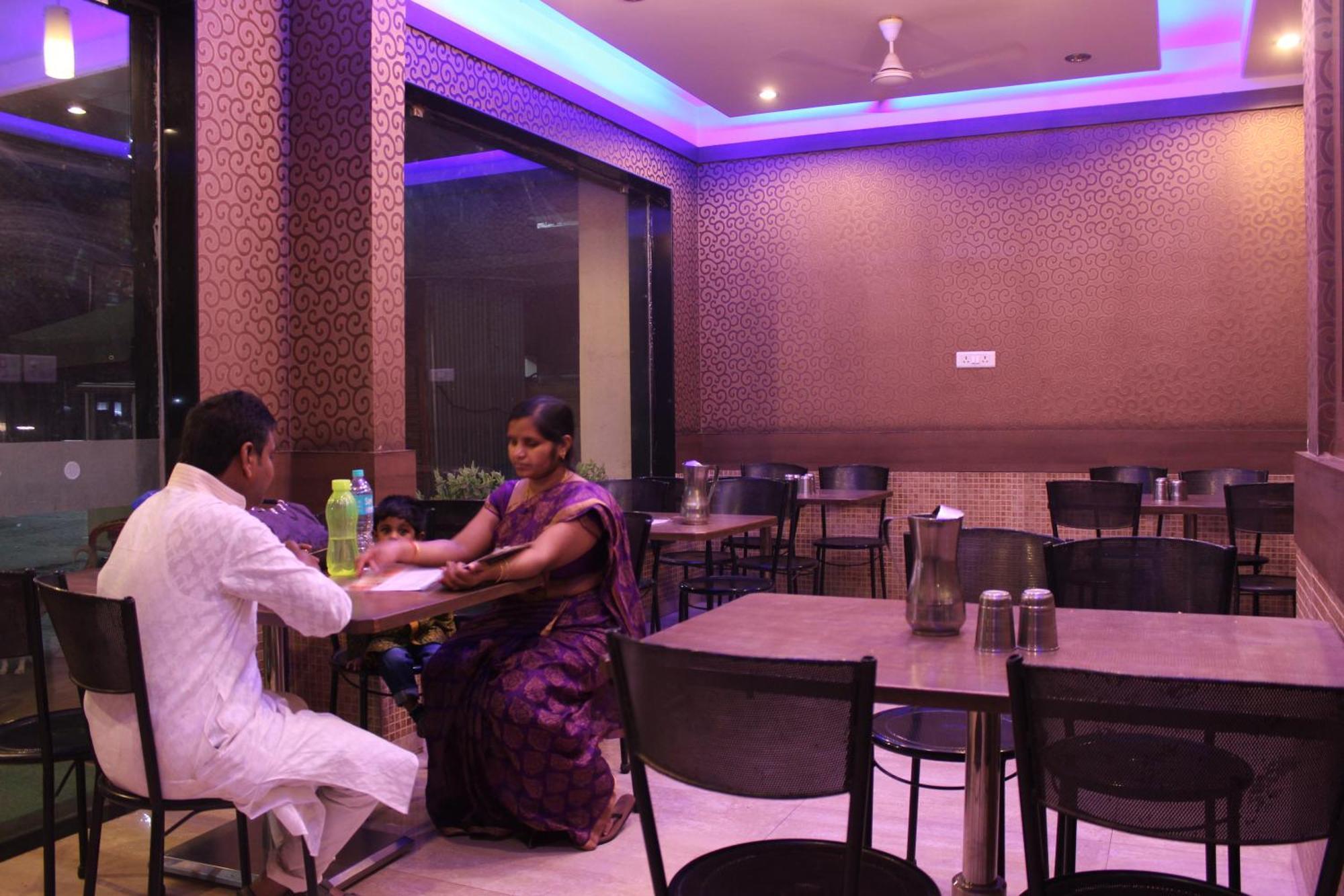 Hotel Laxmibai Palace Shirdi Luaran gambar