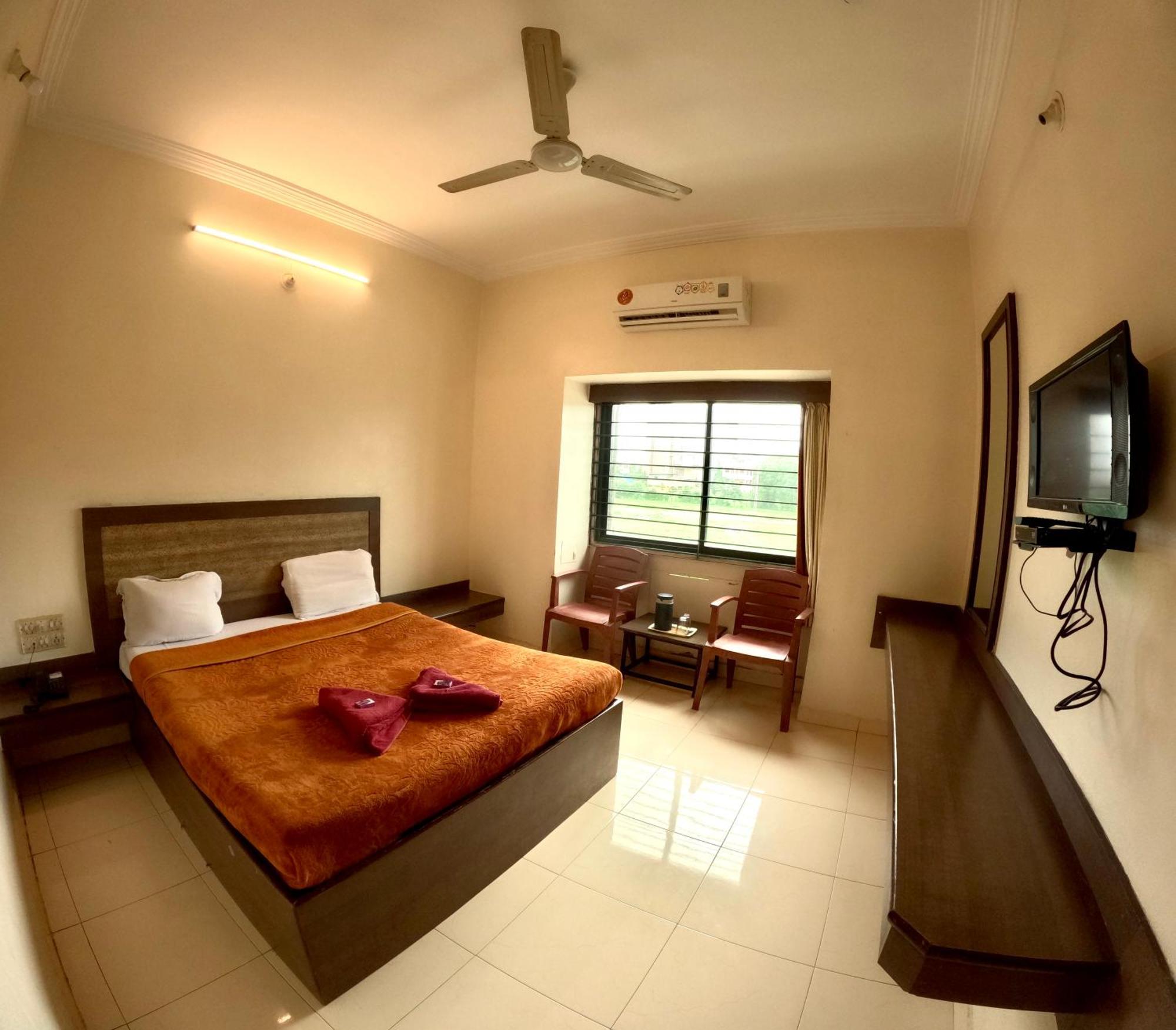Hotel Laxmibai Palace Shirdi Luaran gambar