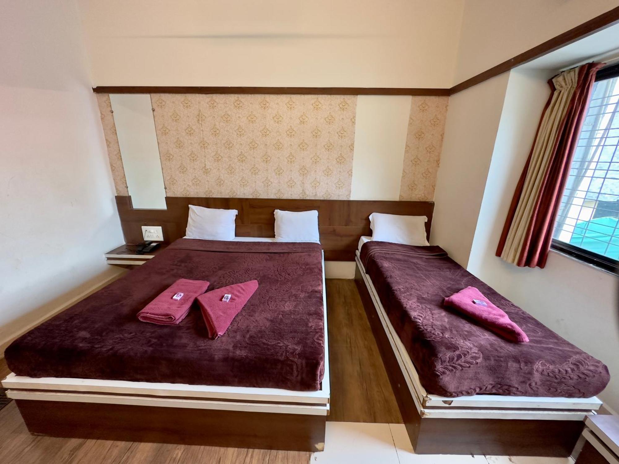Hotel Laxmibai Palace Shirdi Luaran gambar
