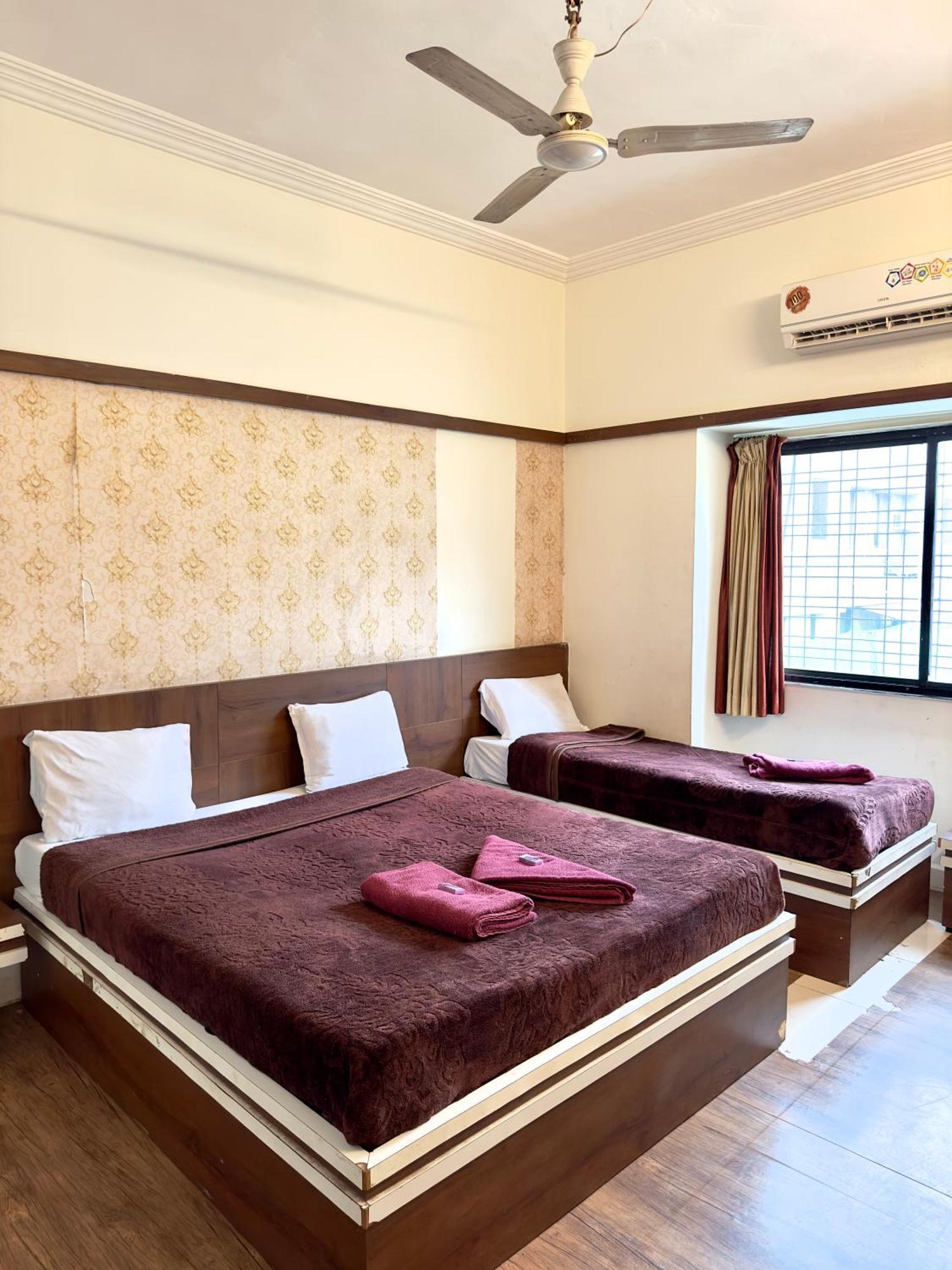 Hotel Laxmibai Palace Shirdi Luaran gambar