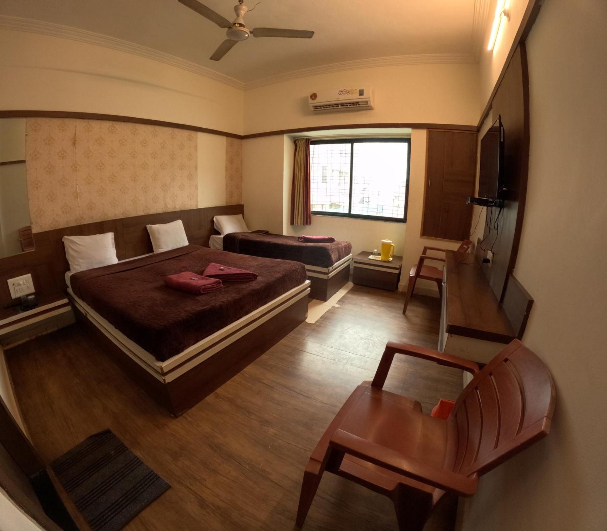 Hotel Laxmibai Palace Shirdi Luaran gambar