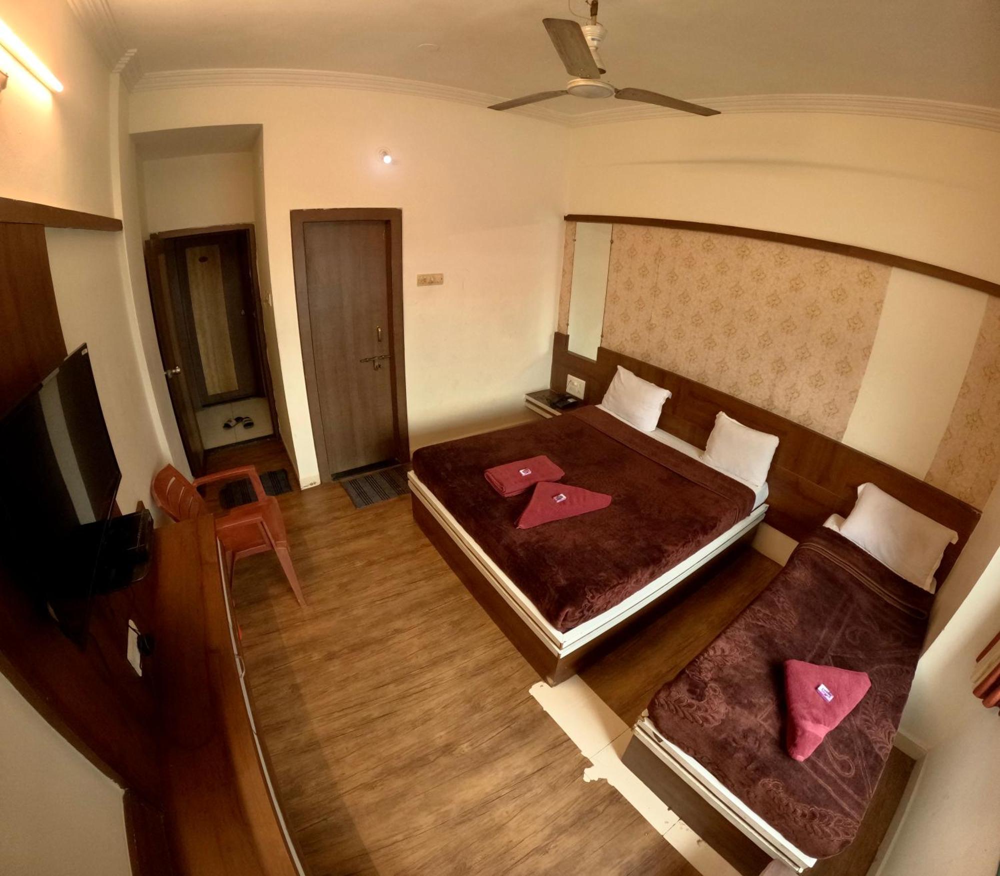 Hotel Laxmibai Palace Shirdi Luaran gambar